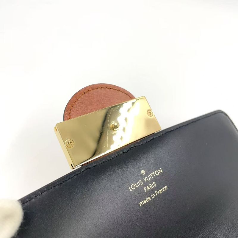 Louis Vuitton Portefeuille Sarah Dauphine Monogram Reverse RFID Reaction