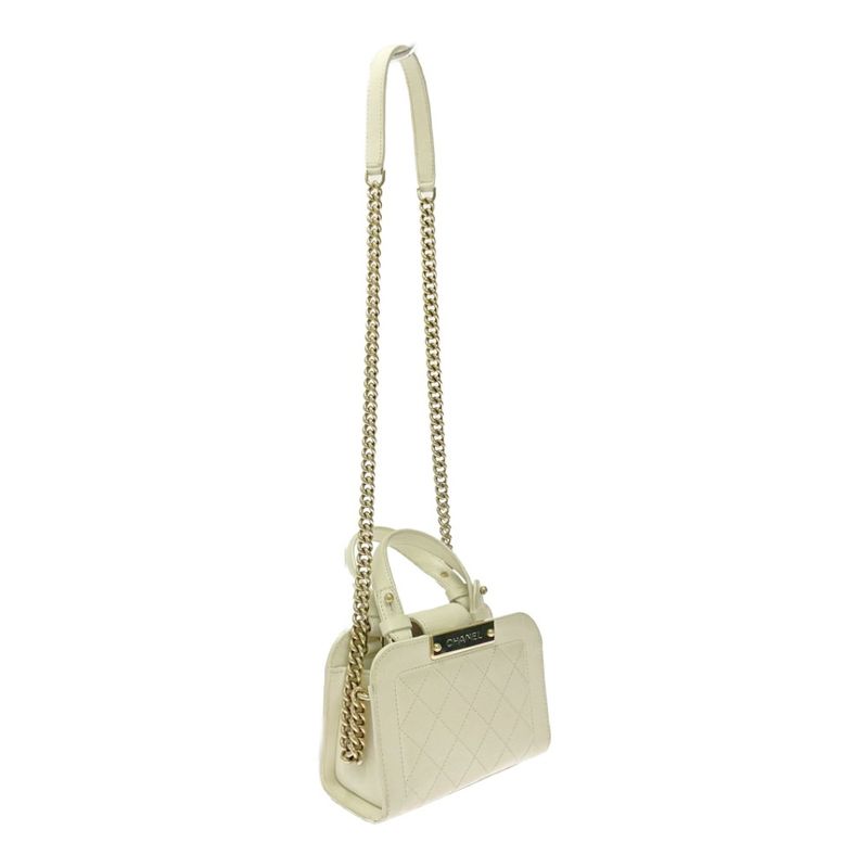 Chanel Matelasse Leather Click Label Shoulder Bag White 439887 Shoulder Bag
