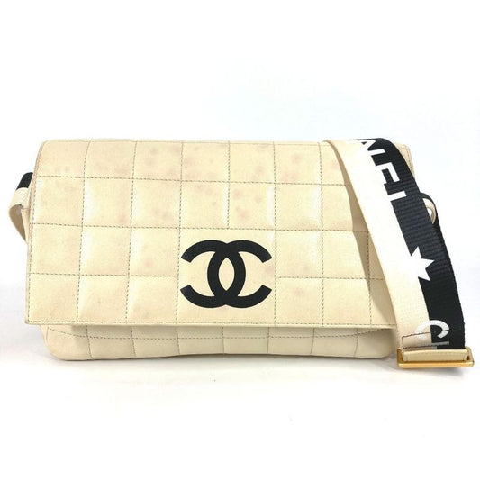 Chanel Shoulder Bag CC Choco Bar Bicolor Leather White