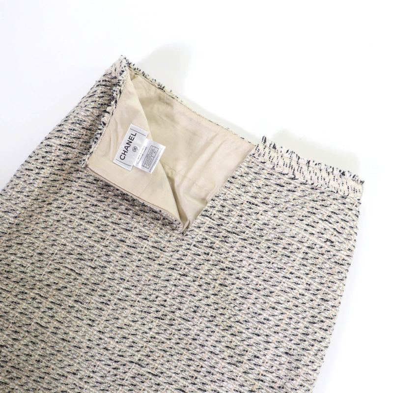 CHANEL Vintage 04A P23949/p23976 Tweed Jacket + Skirt Setup Suit With