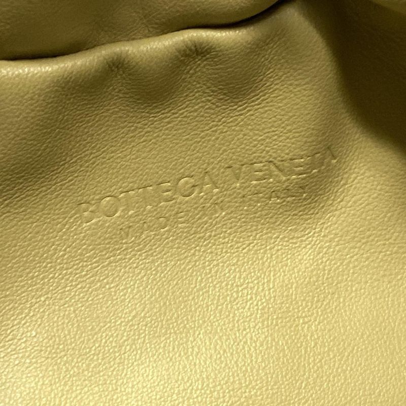 Bottega Veneta Shoulder Bag The Valve Beige Drawstring Shape / Detachable Strap