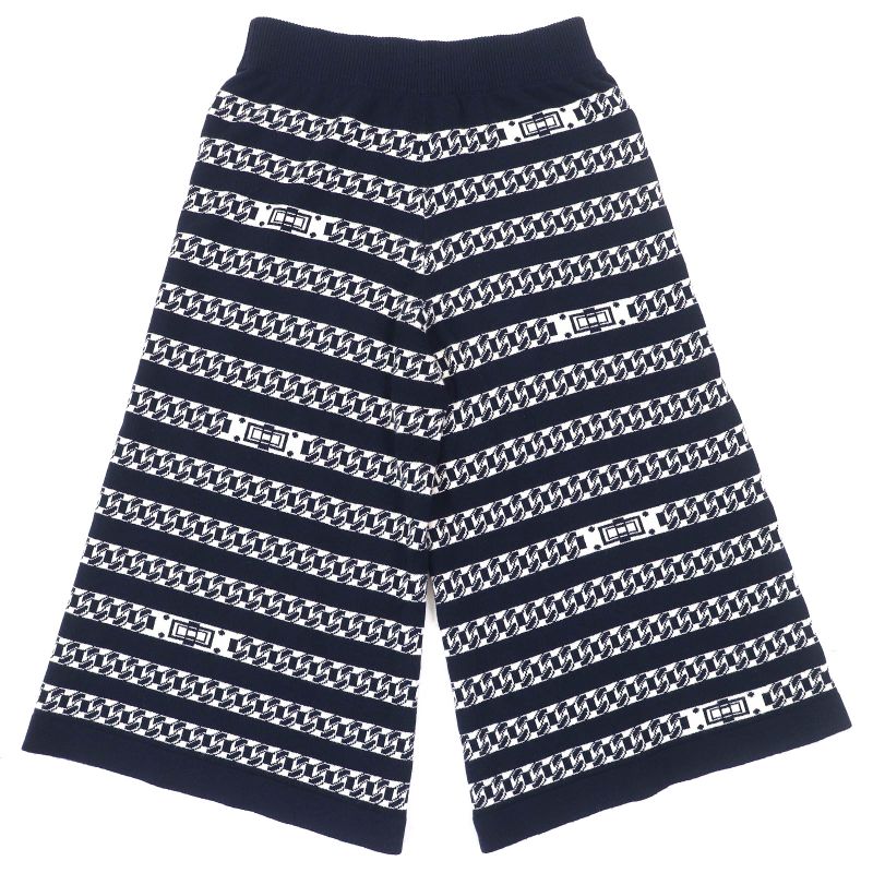 CHANEL P56182k07327 100% Cashmere Coco Mark Logo Hardware Chain And Tan Lock