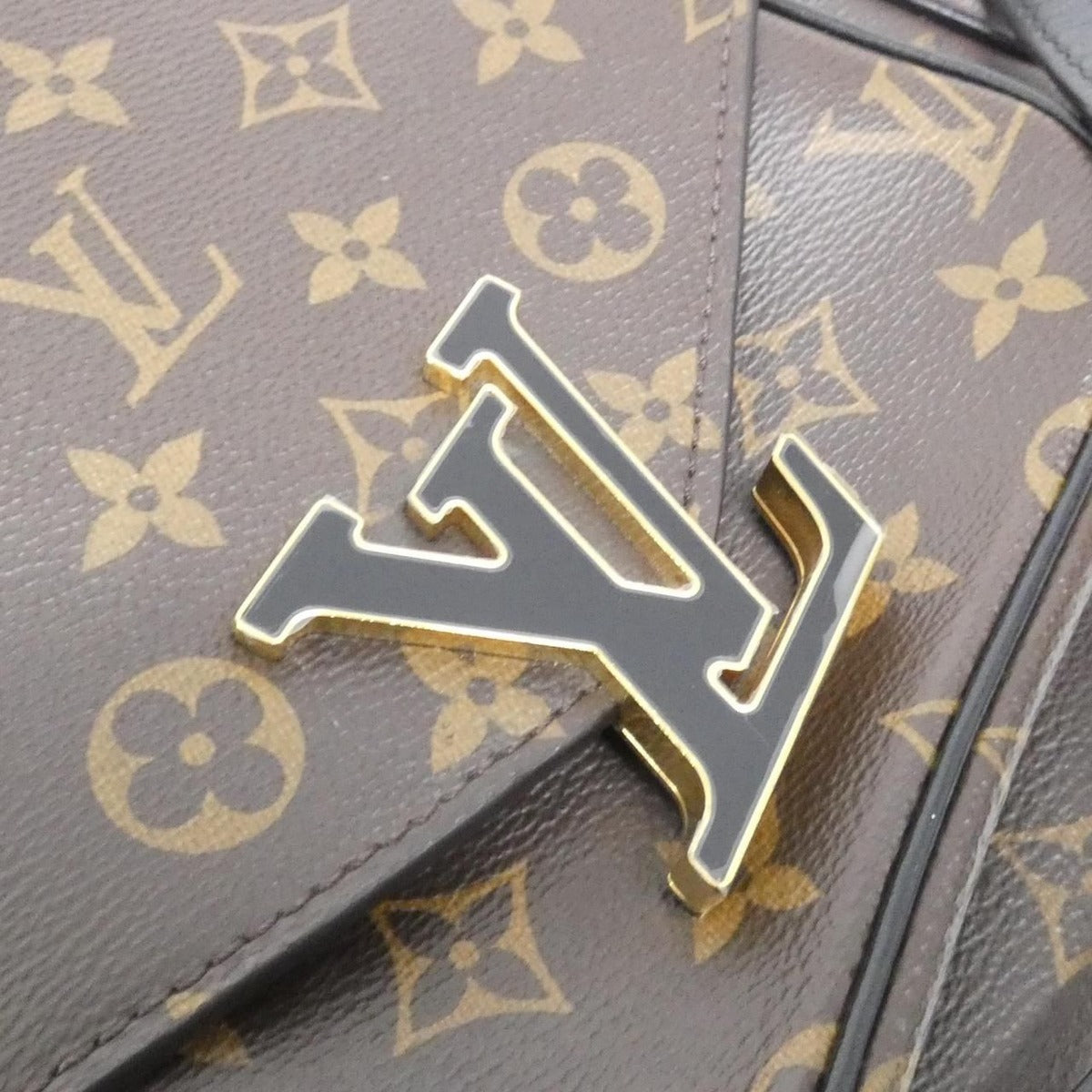 Louis Vuitton Monogram Passi Shoulder Bag — view 5