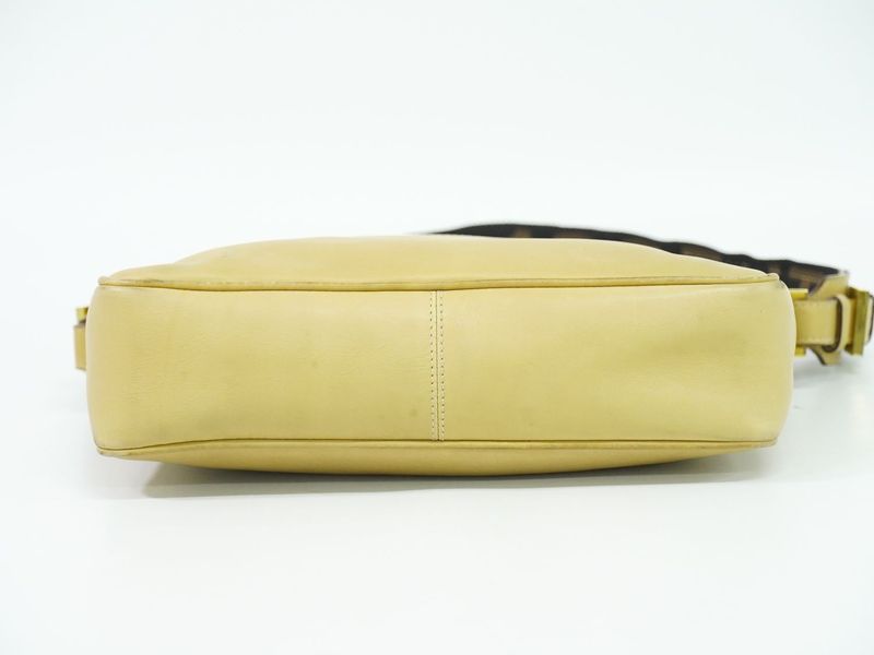 Authentic Fendi Leather Shoulder Bag Beige Bag Pre-owned [follow-up Discount