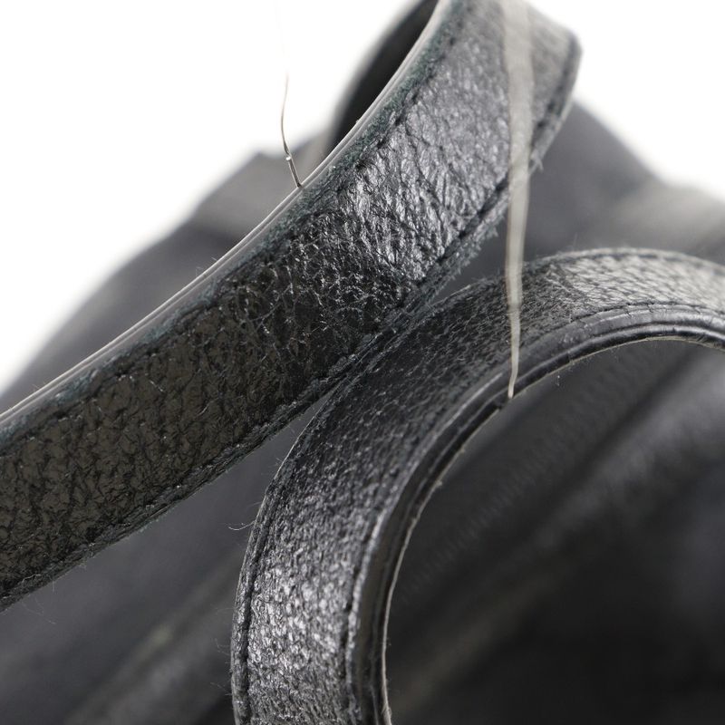 Gucci 124542 GG Canvas Ladies Handbag