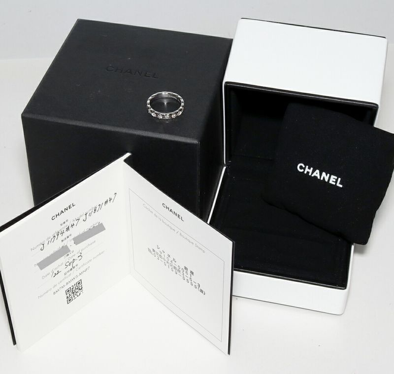 Chanel Ring 18K White Gold 18p(034ct) Diamonds Coco Crush Marriage Ring J11871