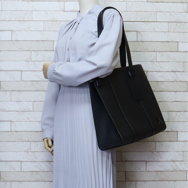 Louis Vuitton Tote Bag Grain Leather Used