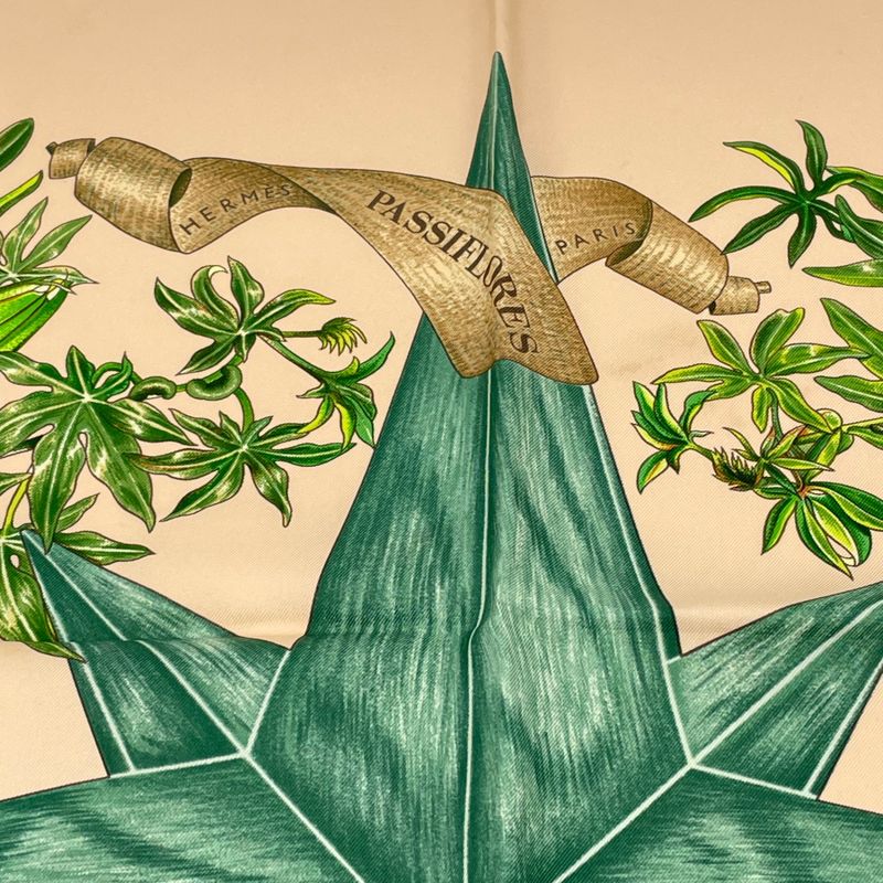 Hermes Carre 90 Passiflores Passion Flower Beige 100% Silk Scarf