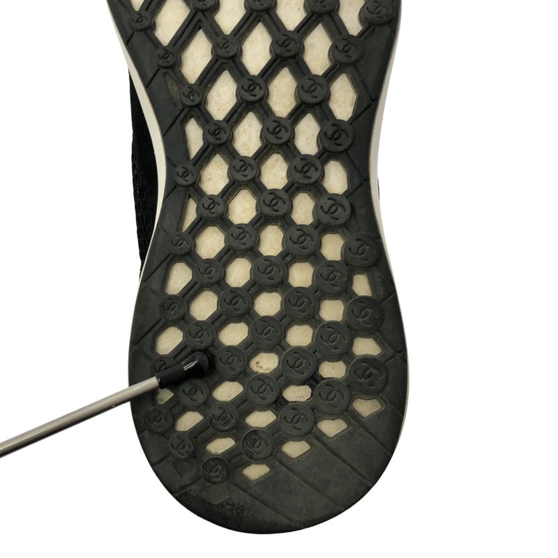 Chanel - Coco Mark Leather Paneled Low Cut Sneakers - 36 - Black - Women's