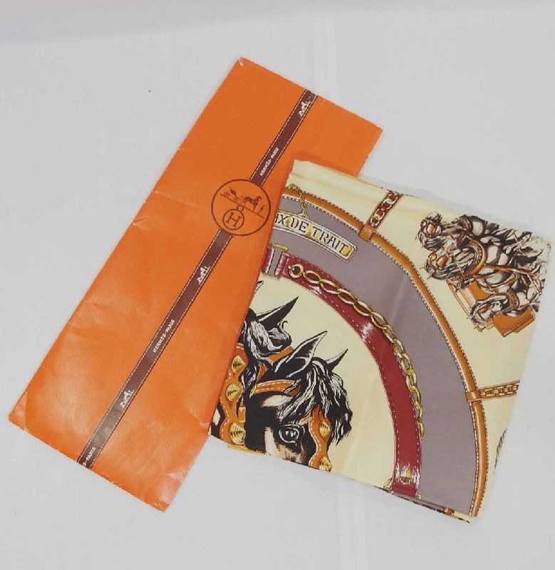 Grade Hermes Carre 90 Chevaux DE Trait Cart Horse Yellow Scarf 100% Silk With