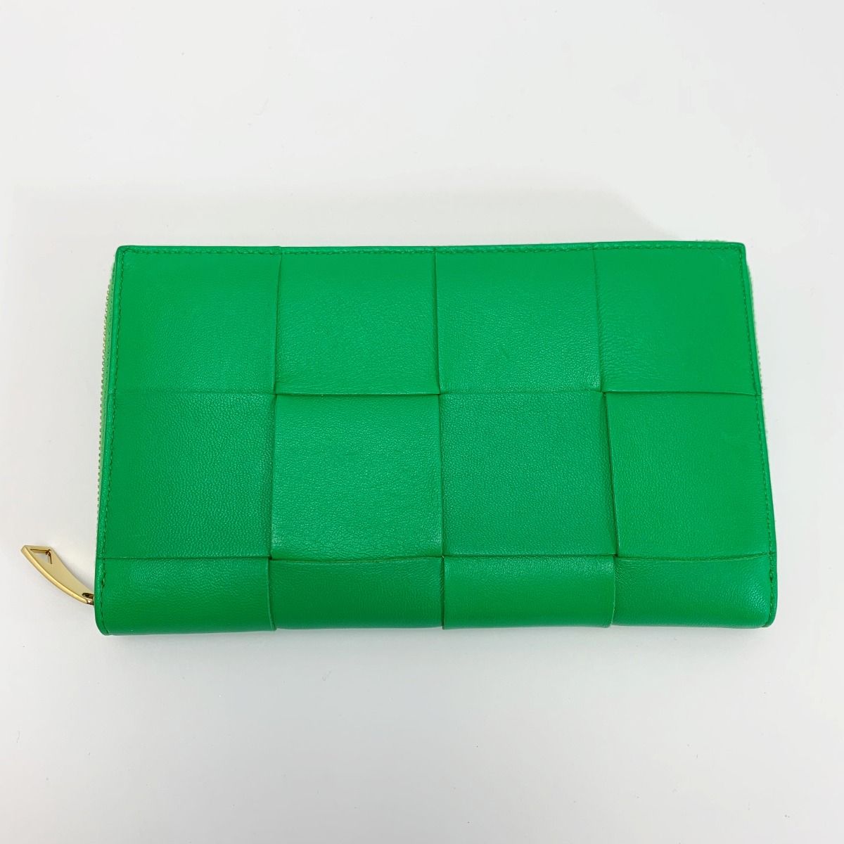 Bottega Veneta Maxi Intrecciato Lamb Leather Paraquito Round