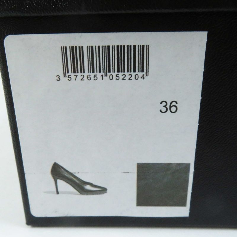 CHANEL G35025 Round Toe Leather Pumps With Coco Mark Black Gold Hardware 36