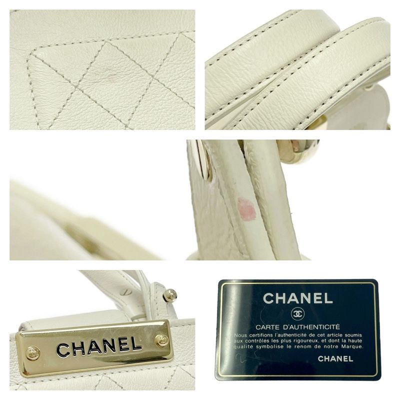 Chanel Matelasse Leather Click Label Shoulder Bag White 439887 Shoulder Bag