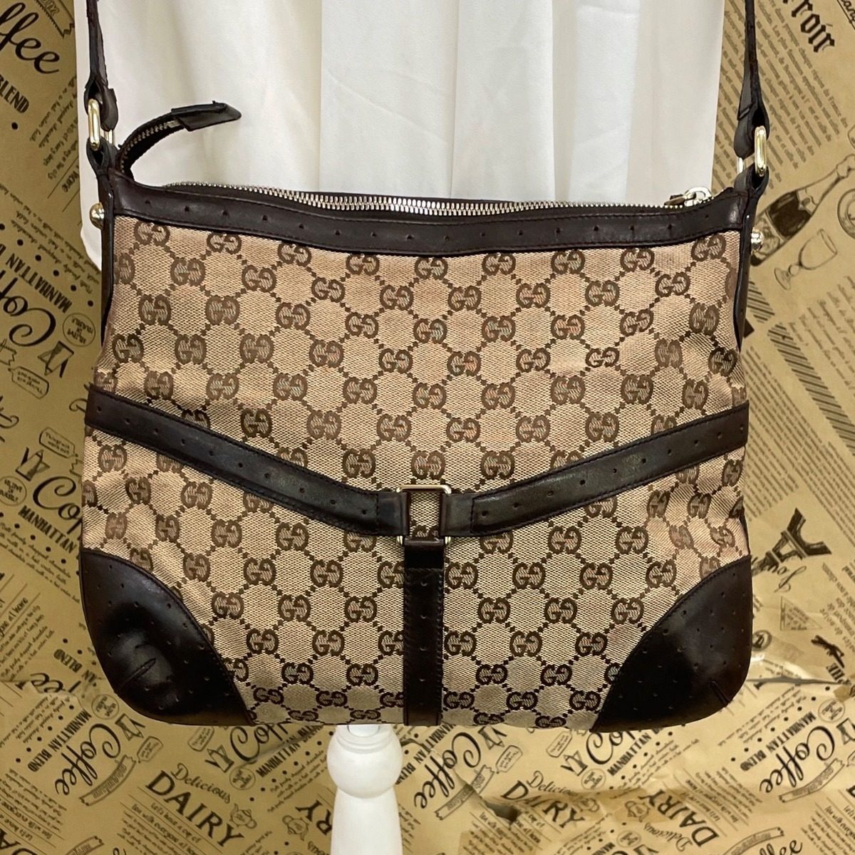 Gucci Interlocking Logo Sherry Line Shoulder Bag GG Canvas — view 2