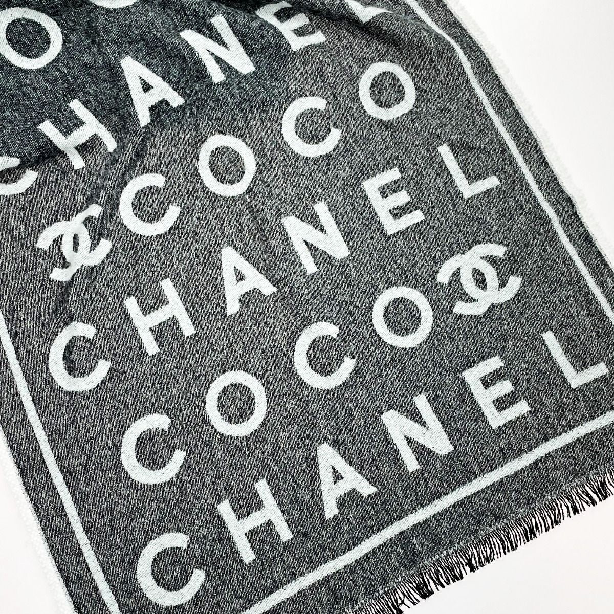 Chanel Stole Gray Here Mark 82% Cashmere 18% Silk Women's