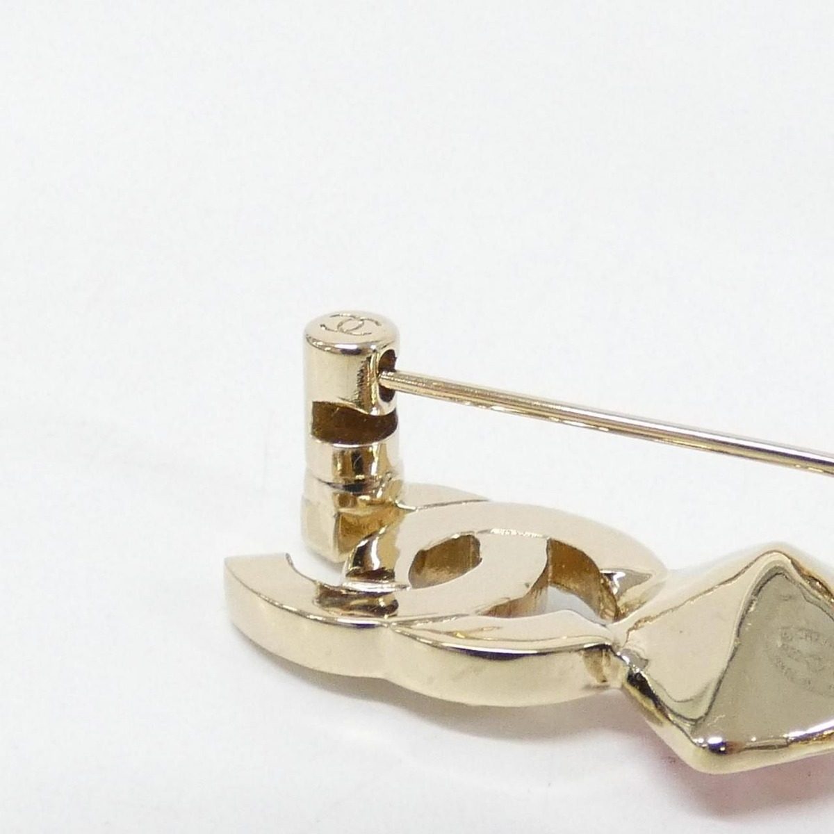 Chanel Brooch Pink — view 4