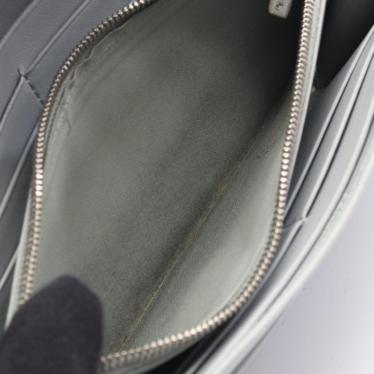Fendi Bifold Wallet Is Gray Leather Is Zip — view 8