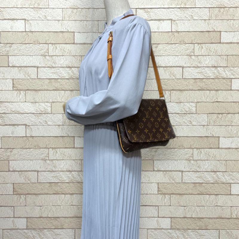 Louis Vuitton Musette Tango Short Monogram Shoulder Bag Monogram Canvas M51257