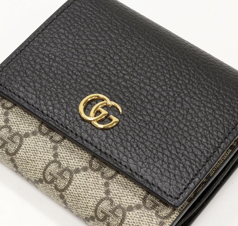 Gucci L Shaped Zipper Fold Wallet With Coin Purse GG Supreme Bi-color Medium