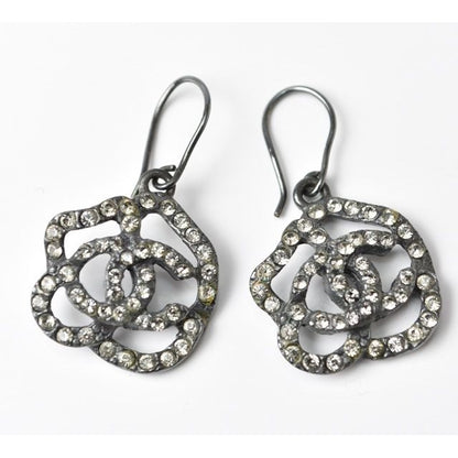 Chanel CC Motif Coco Mark Swing Pearl Silver White