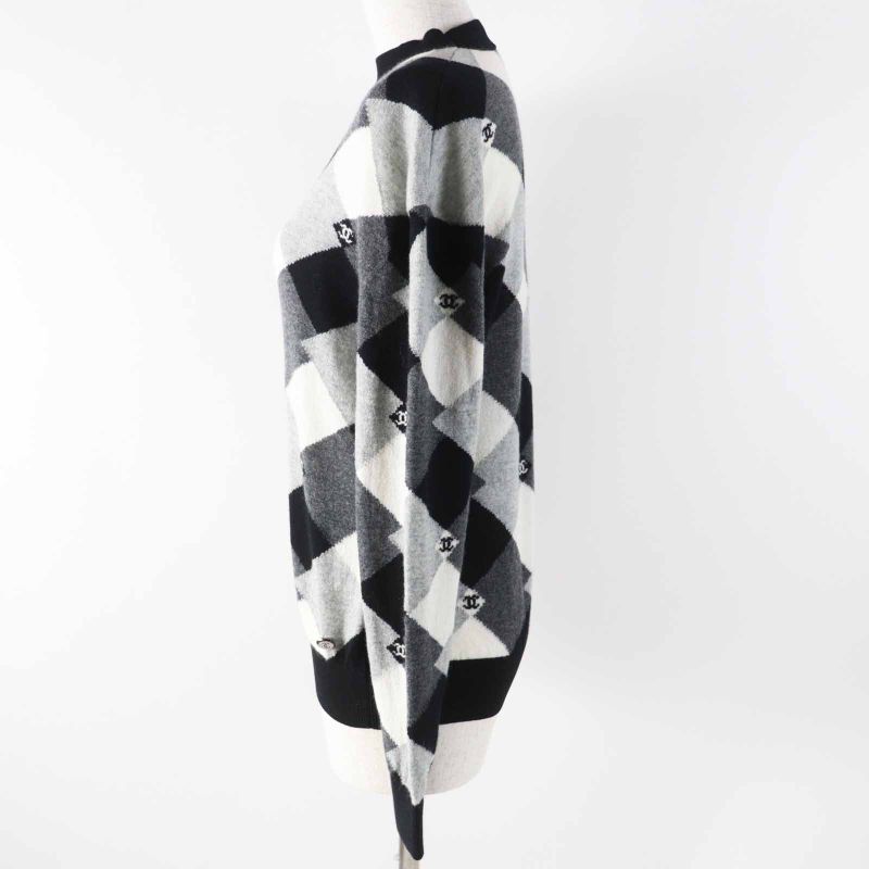 CHANEL P71459 100% Cashmere With Coco Mark Plate Coco Mark Diamond Pattern