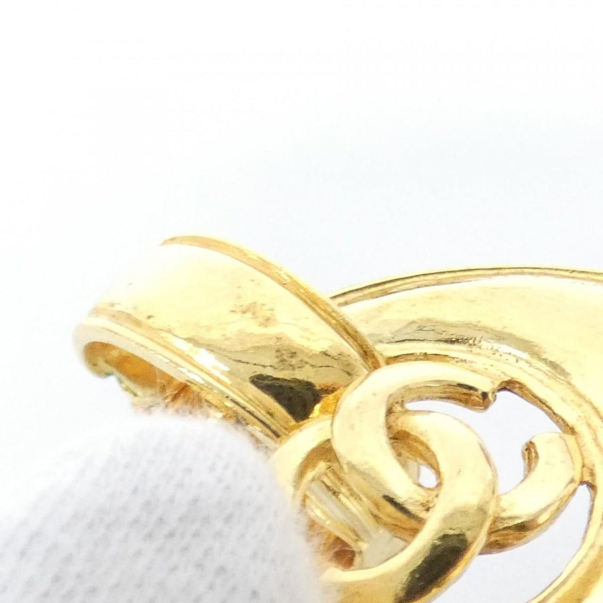 Chanel Vintage Earrings Gold — view 4