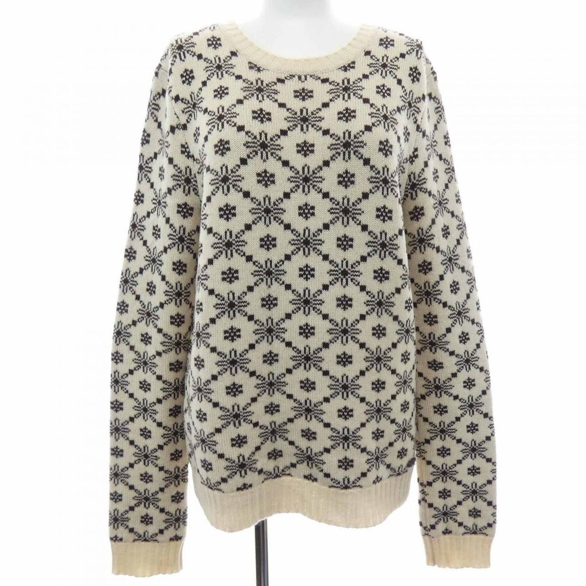 Chanel Size 38 Knit