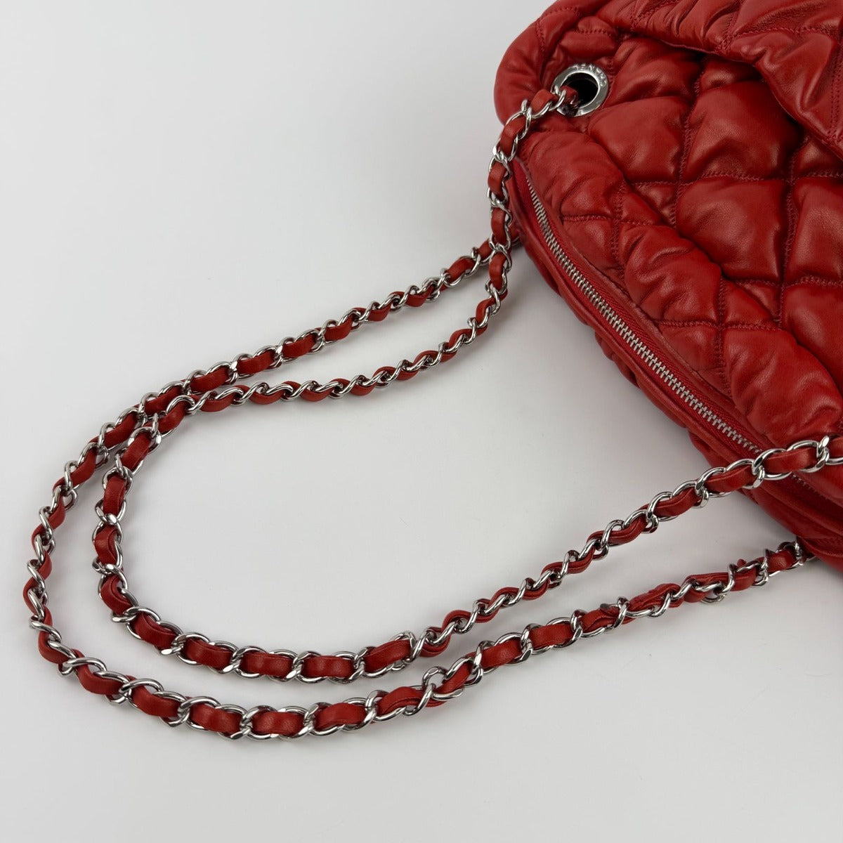 Chanel CC Logo Bubble Quilt Chain Shoulder Bag Red Lambskin Vintage — view 13
