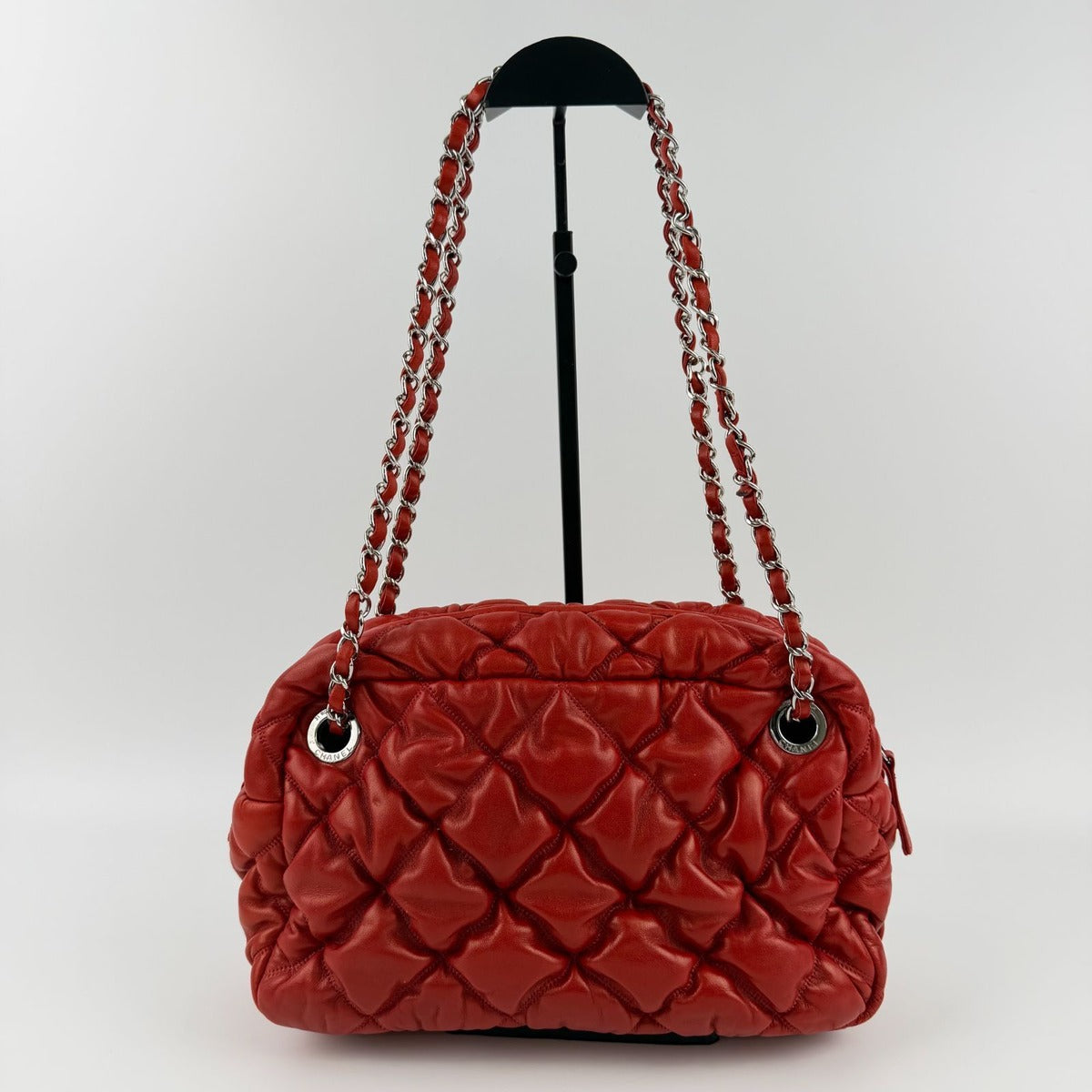 Chanel CC Logo Bubble Quilt Chain Shoulder Bag Red Lambskin Vintage — view 4