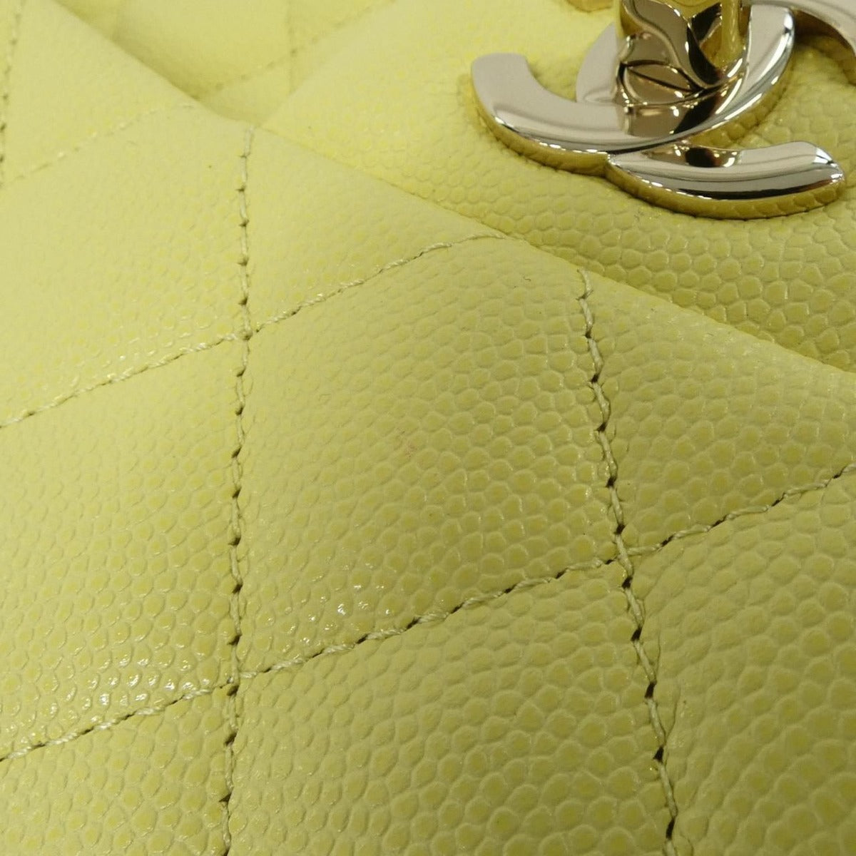 Chanel Shoulder Bag Caviar Grained — view 6