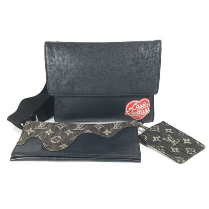 Louis Vuitton Shoulder Bag Trio Pouch M81013 Monogram Denim Black