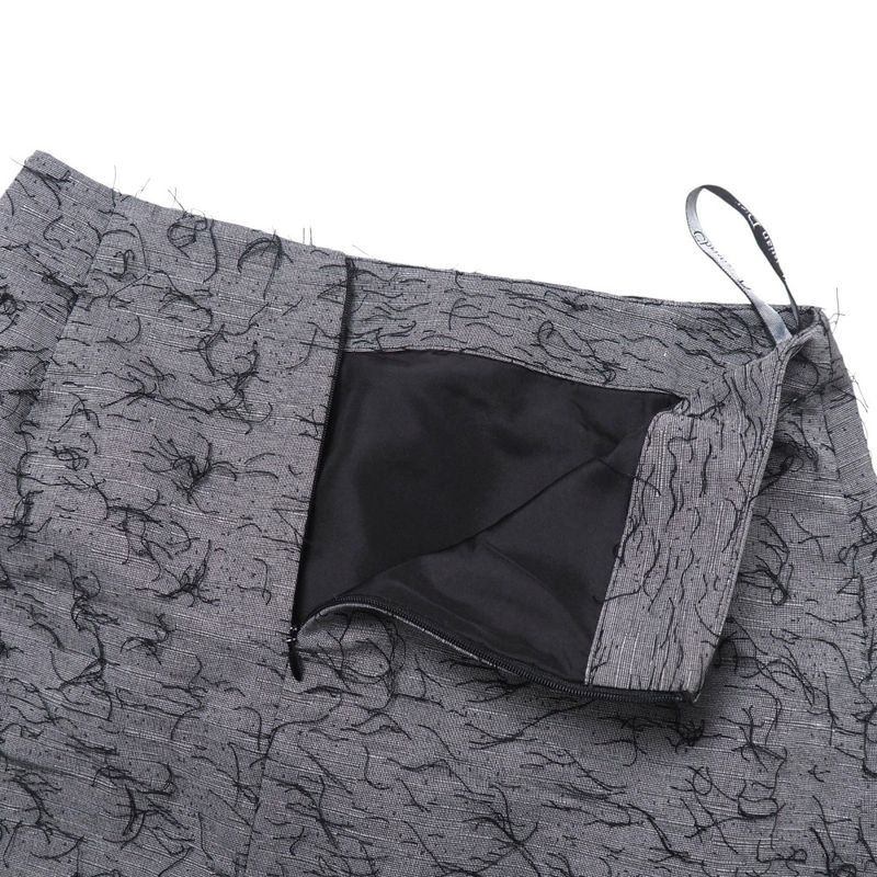 Christian DIOR Skirt Size 42 Tight Knee Length Embroidery All Over Pattern