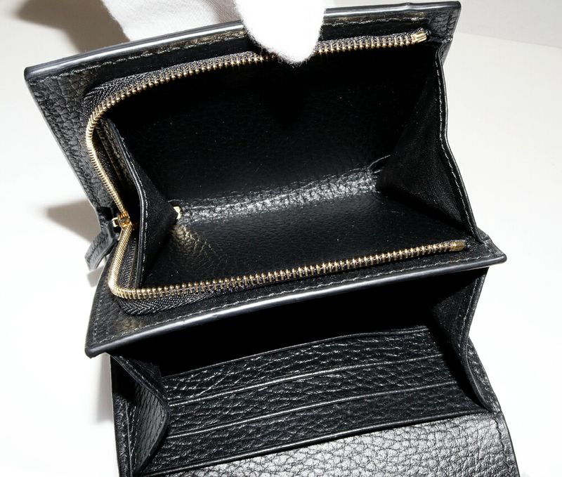 Gucci L Shaped Zipper Fold Wallet With Coin Purse GG Supreme Bi-color Medium