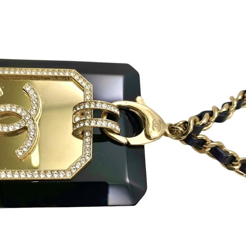 Chanel Ab6421 B06189 Nd228 Chain Necklace Card Case Black Gold Hardware with