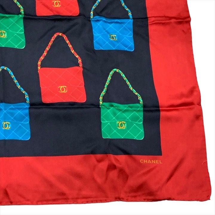 Chanel CC Logo Quilted Vintage Bag Pattern Large Scarf Silk 100% Red Black