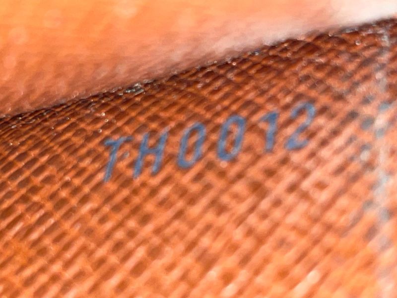 Louis Vuitton Monogram Pochette Portmonnaie Cles Di Long Wallet M61725 Brown