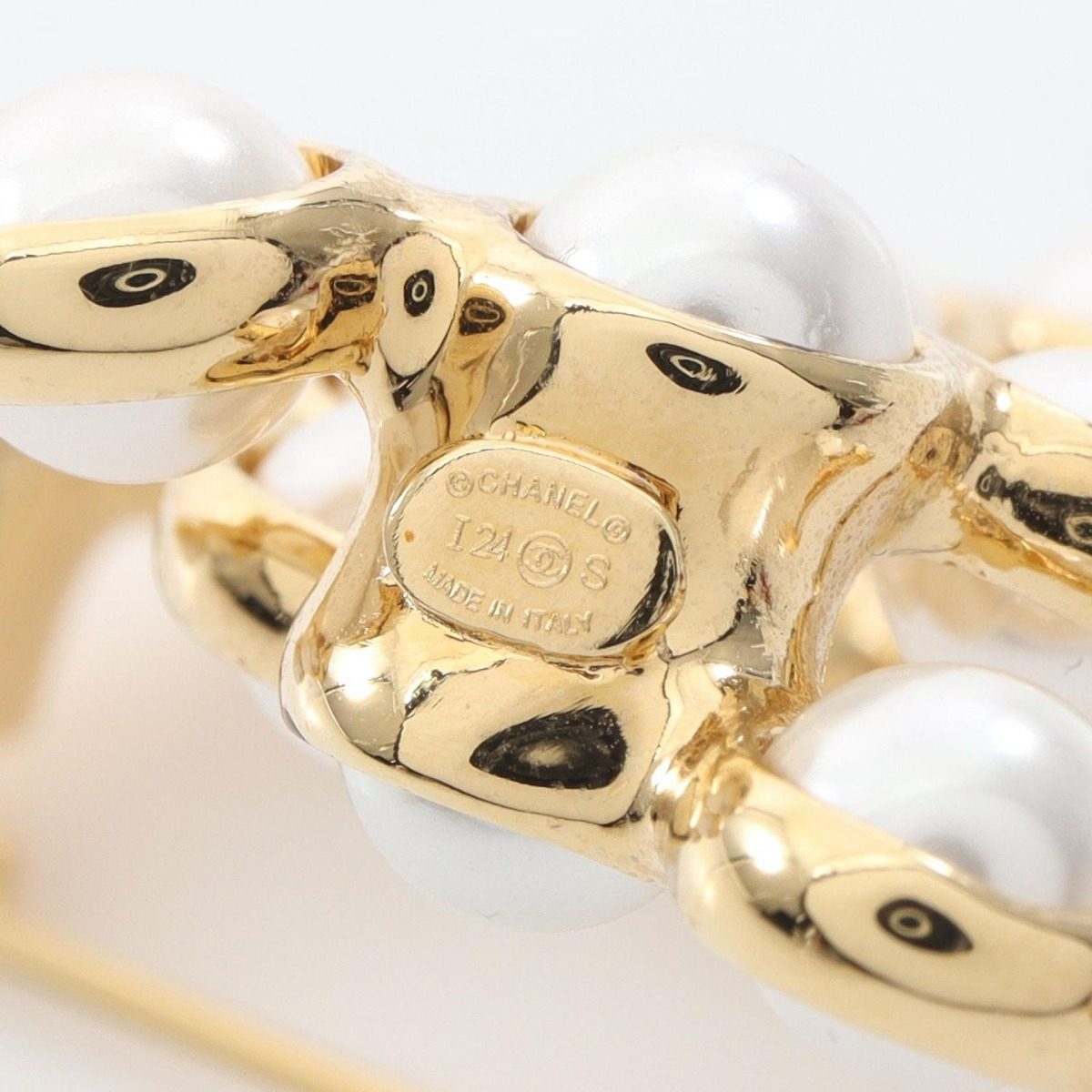 Chanel Brooch CC Logo — view 3