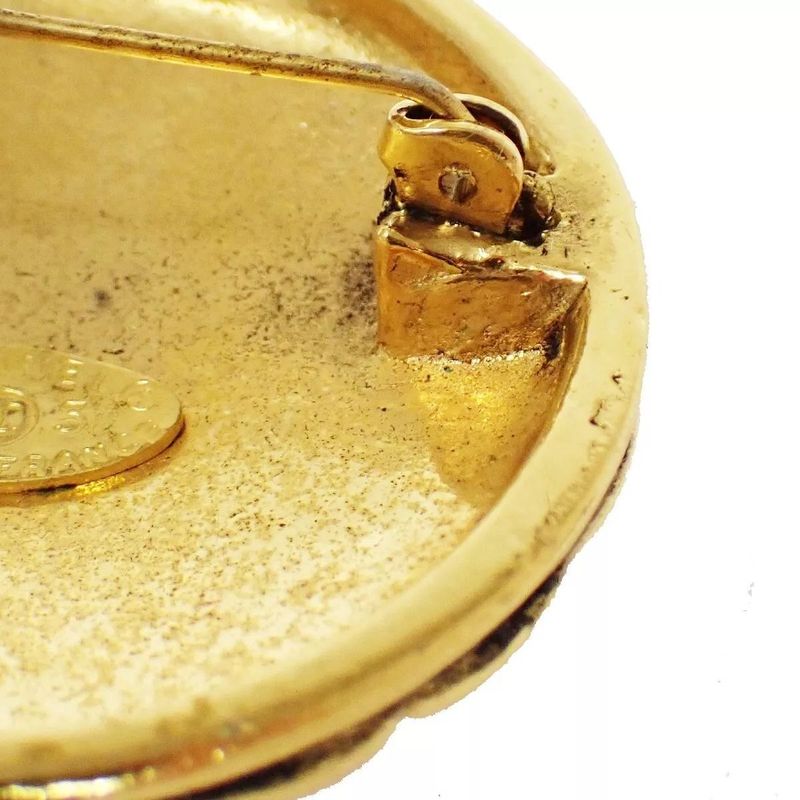 Chanel Vintage Brooch CC Mark Gold Round Shape 85bs129