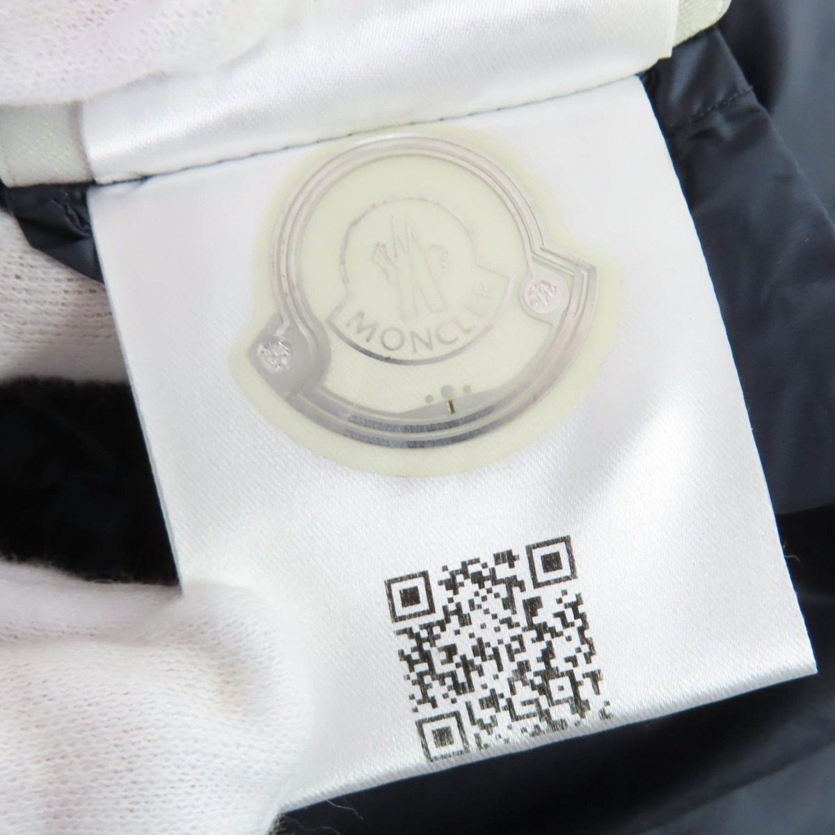 Moncler Hermine Logo Patch Hooded Down Coat Navy 00 Hanger Garment — view 14