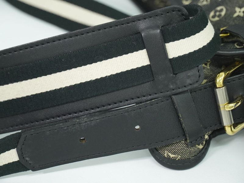 Authentic Louis Vuitton LV Buzas Marie Kate Monogram Mini Shoulder Bag Pochette