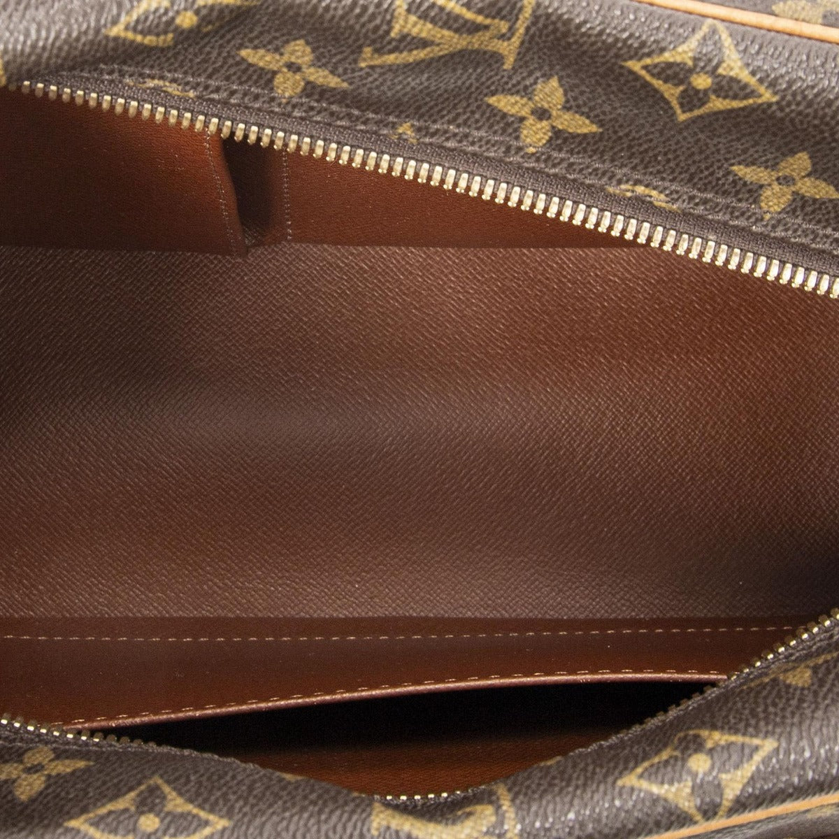 Louis Vuitton Cite Brown Monogram Canvas — view 9