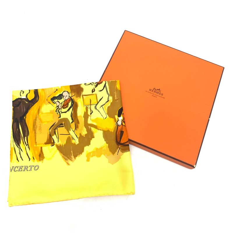 Grade Hermes Carre 90 Concerto Scarf Yellowish