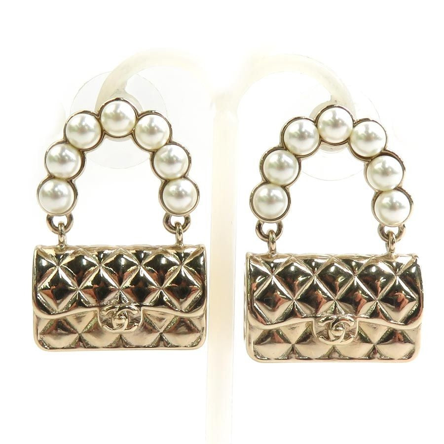 Chanel Earrings Quilted Gold