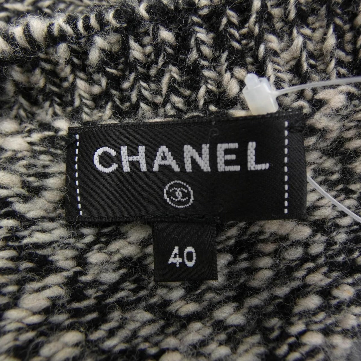 Chanel Code Knit Cashmere Black — view 5