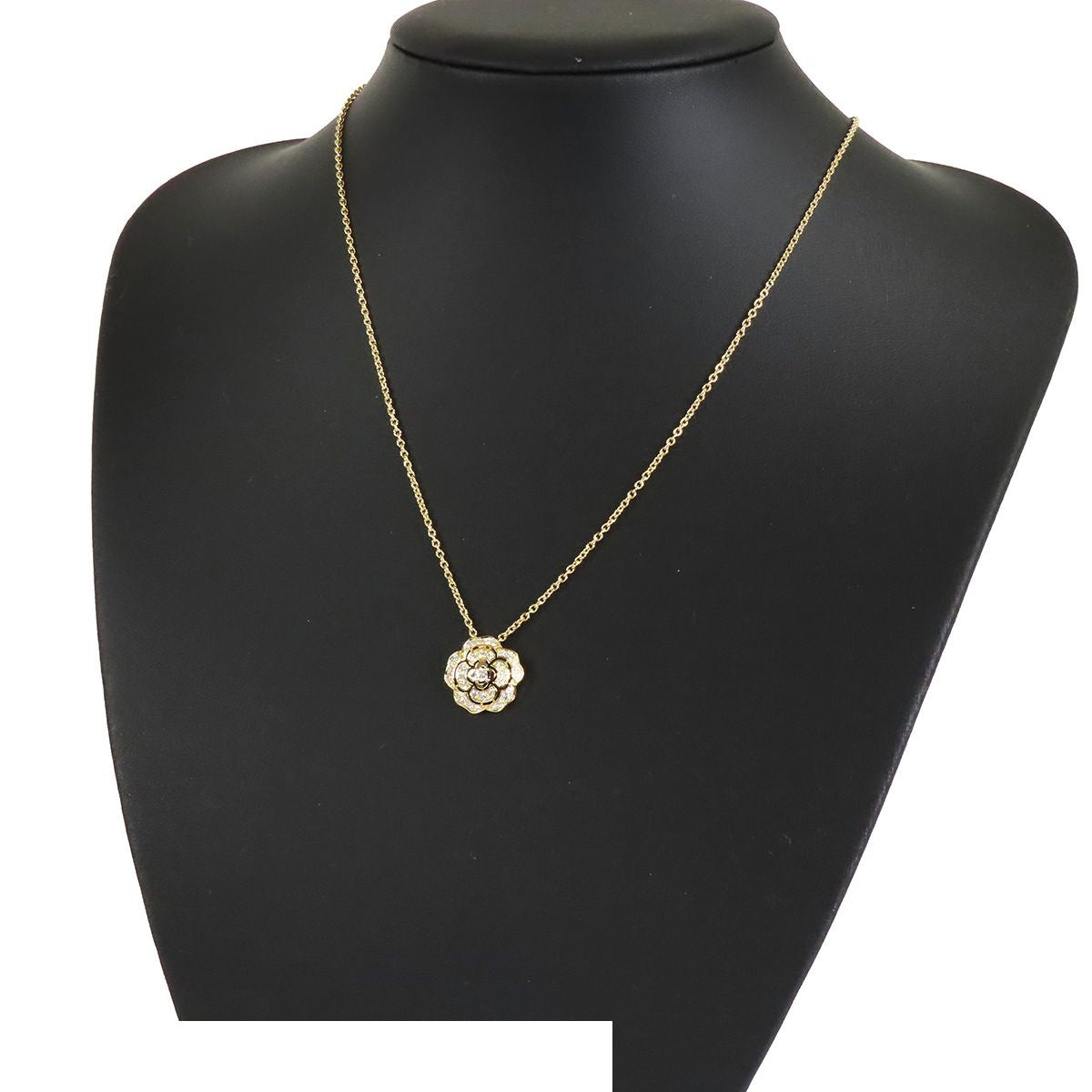 Chanel Camellia Pendant Yellow Gold 18K Diamond Necklace — view 8