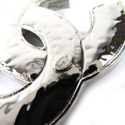 Chanel CC Logo Brooch Silver — view 6
