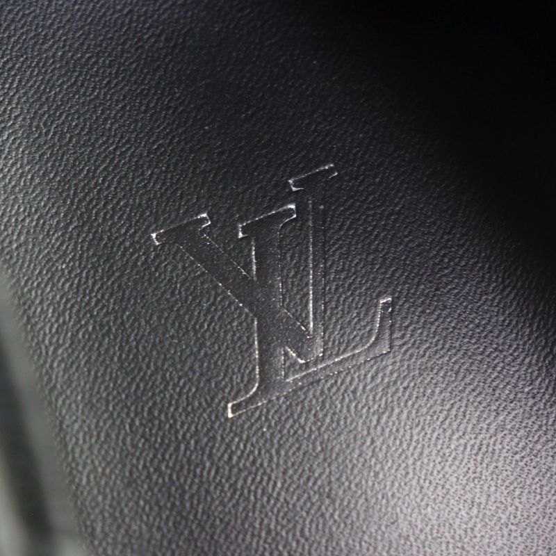 Louis Vuitton 2023 LV Driver Line Leather Embossed Moccasin Loafers With LV