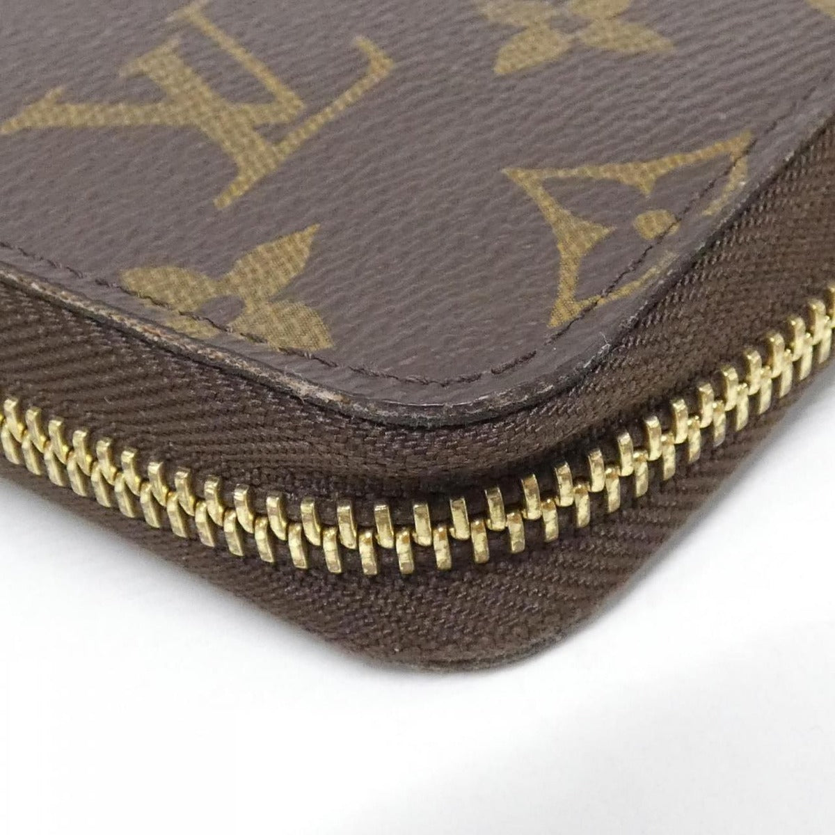 Louis Vuitton Monogram Zippy Wallet — view 4