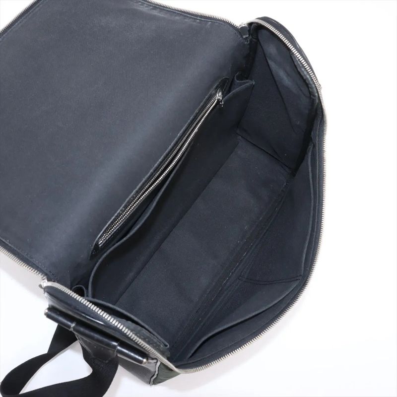 Louis Vuitton Taiga Taimere M30862 Leather Shoulder Bag Crossbody Messenger