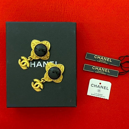 Chanel Vintage Coco Mark Flower Motif Earrings Ear Cuff Gold 96A
